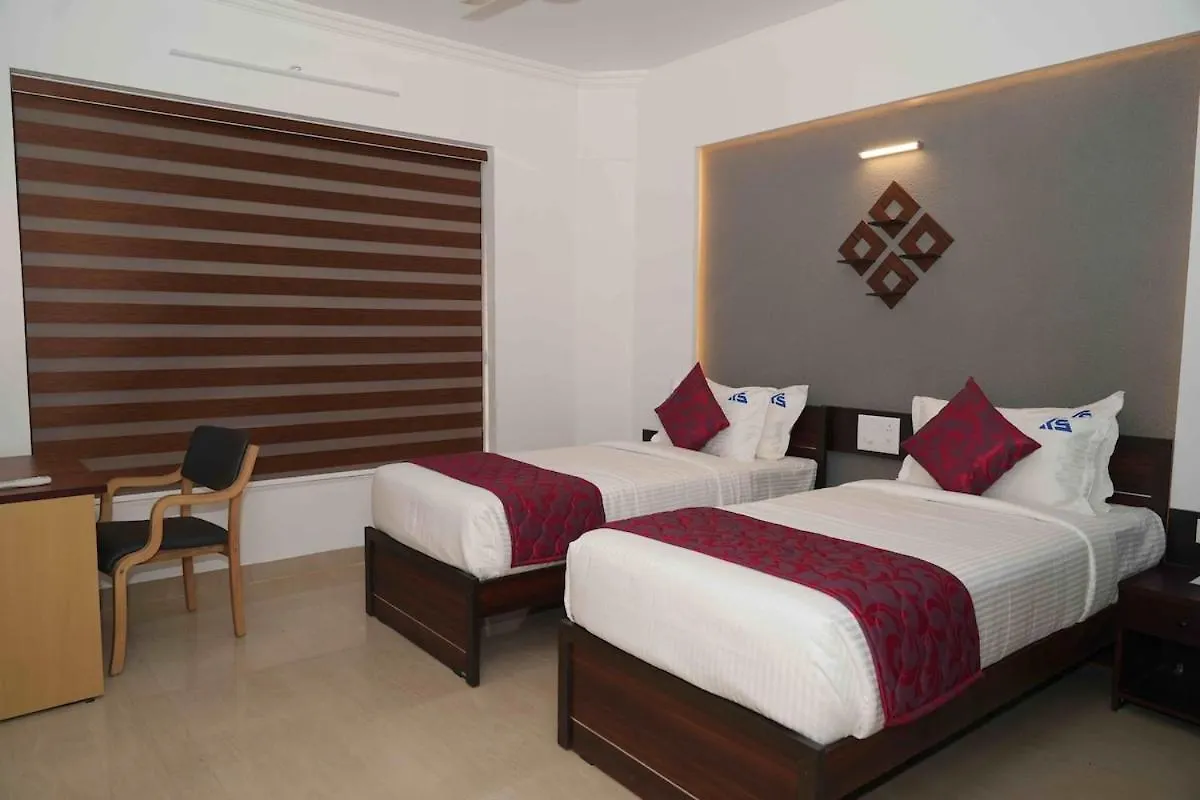 טריואנדרום Aaram Kumaramangalam Lake Villa הודו